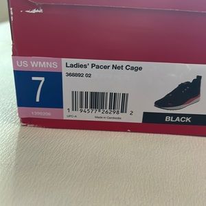 New size 7 Puma shoes women